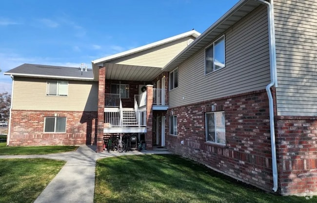 Building Photo - 2 Bed 1 Bath Upper Condo - with Optix inte... Unit 602
