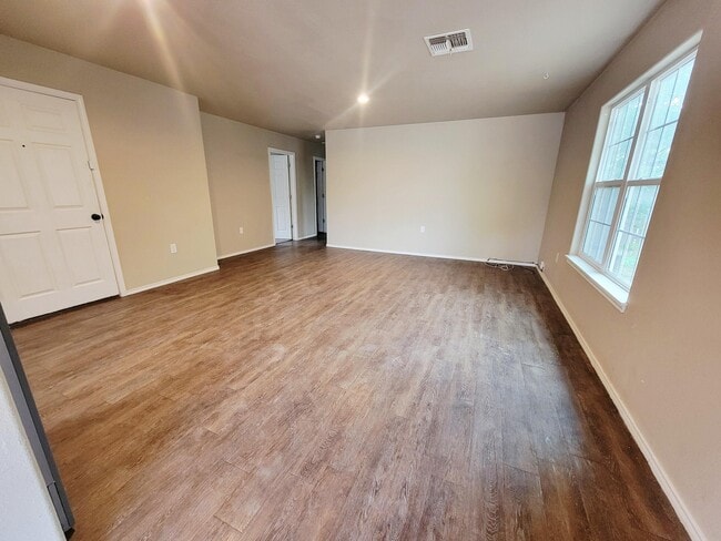Photo - 110 82nd St