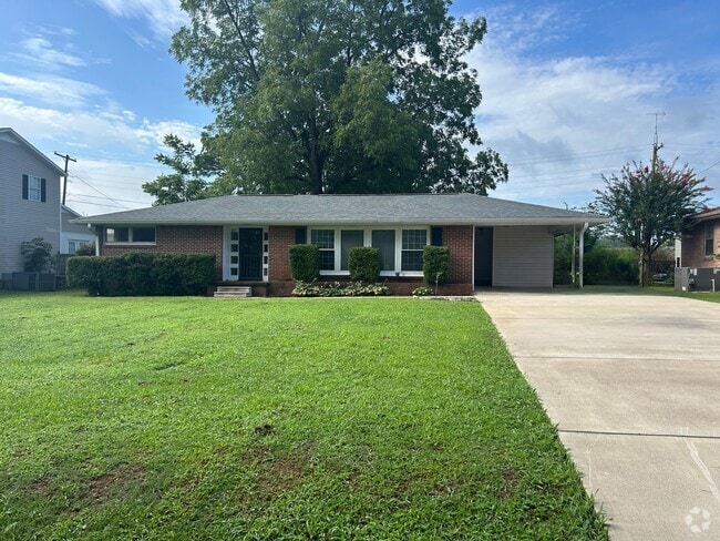 Building Photo - 910 Tyler Ave Rental
