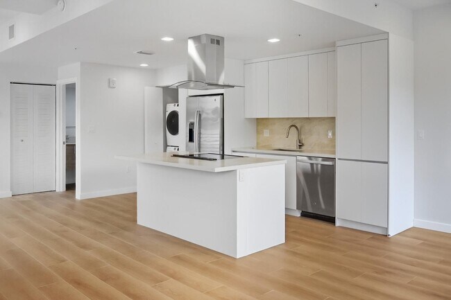 Photo - 1376 SW 4th St