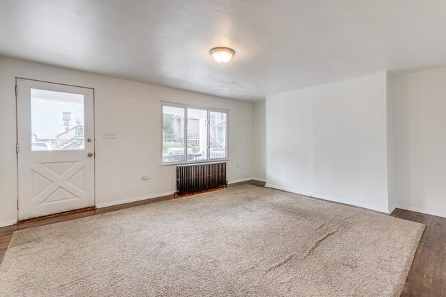 Photo - 606 Chess St