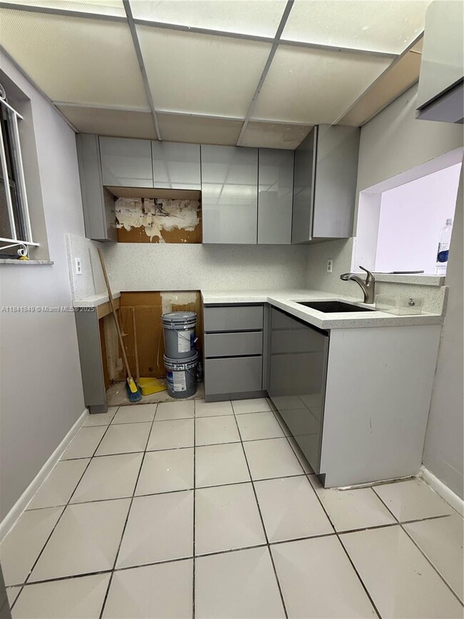 Building Photo - 6820 W Flagler St Unit 407 Rental