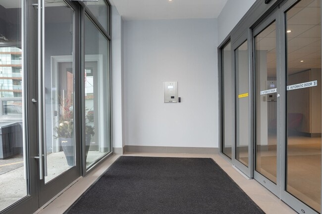 Photo - 730 St Clarens Ave Unité 1709