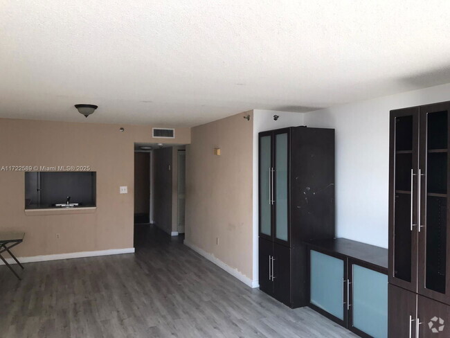 Building Photo - 20850 San Simeon Way Unit 2035 Rental