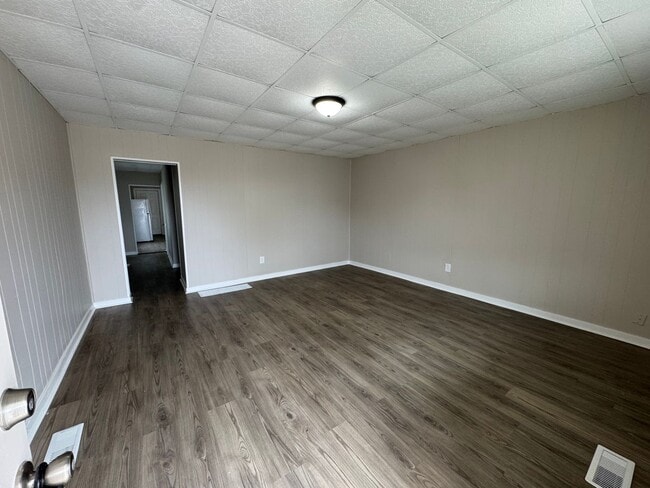 Photo - 106 E Maryland St