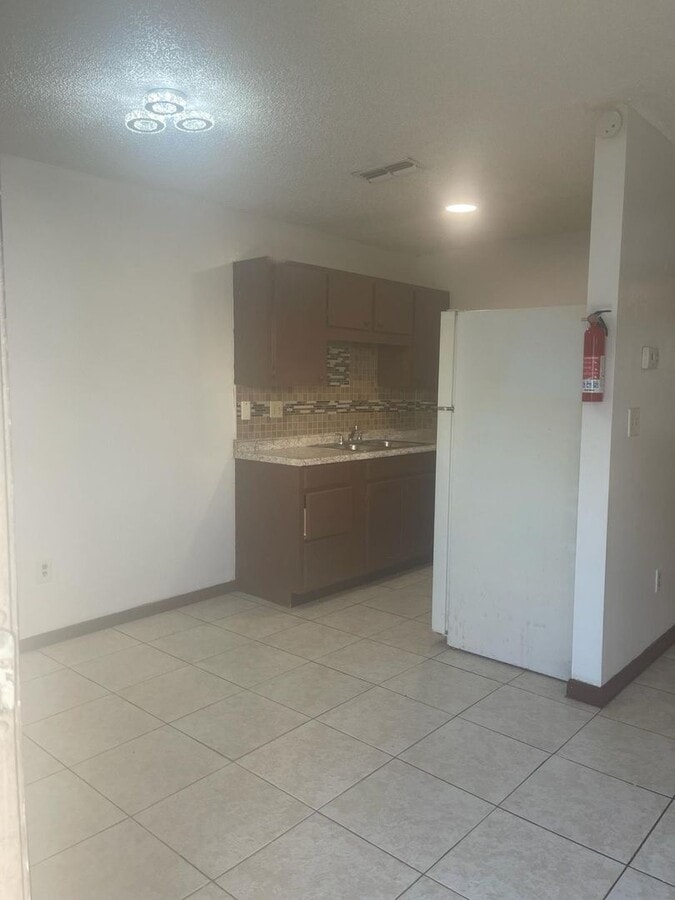 Photo - 2226 Leo Dr Unit 2226 C