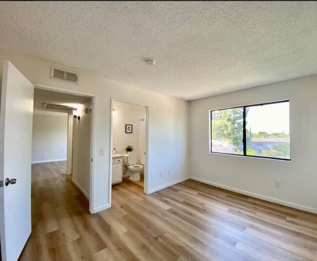 Photo - Victory Apartments