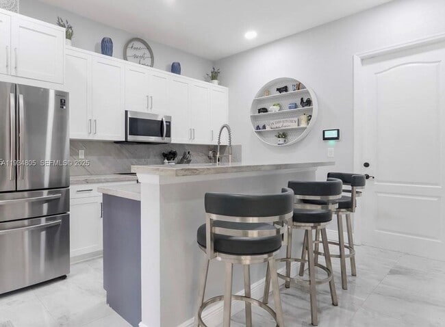 Photo - 14709 SW 6th St