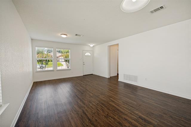 Photo - 8013 Hidden Oaks Dr