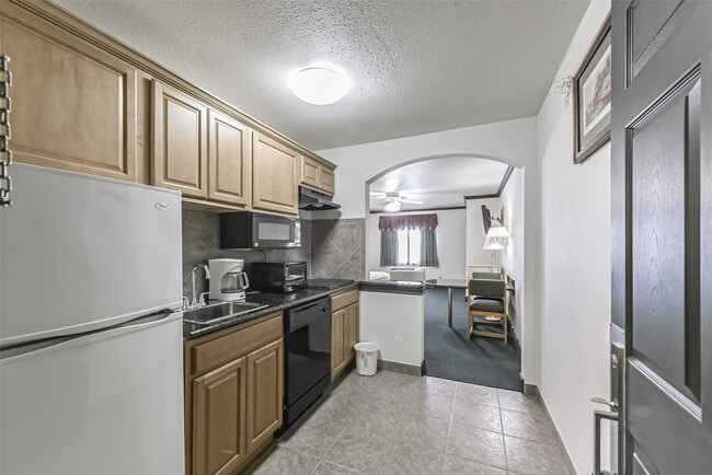 Building Photo - 1025 Swanson St Unit 313