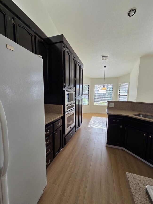 Photo - Super clean! 3 Bdrm, 2 Bath near Lembi Park