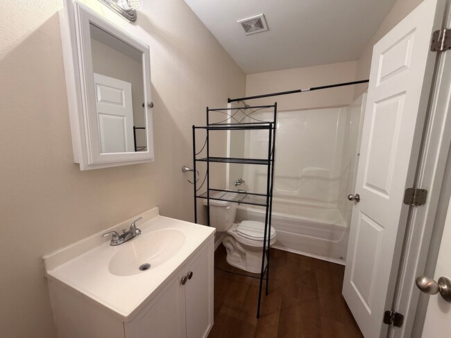 Photo - 408 NE 7th St Unit Apt 1