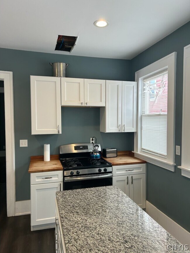 Photo - 942 Euclid Ave