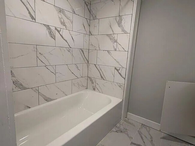 Photo - 145 Starr St Unit #3