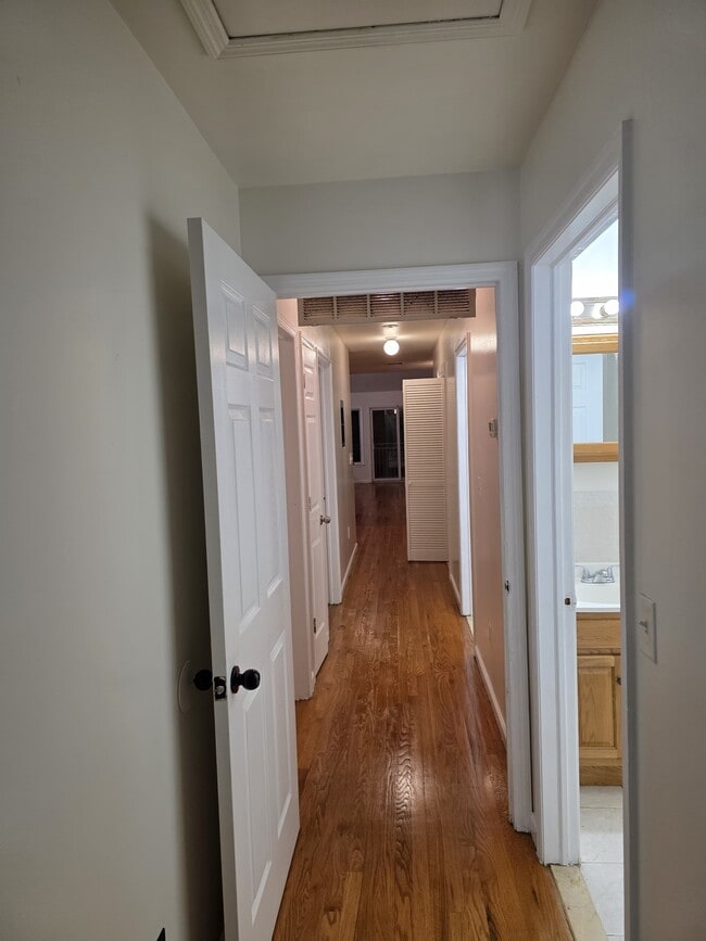 Building Photo - 45 Terhune Ave Unit 2