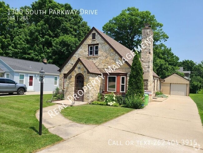 Building Photo - 1300 Parkway Dr Rental