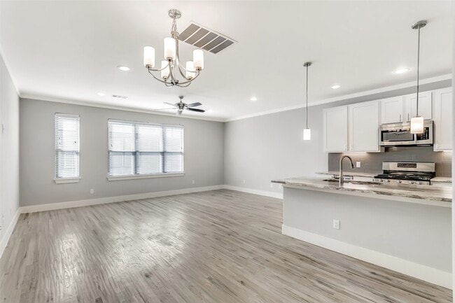 Building Photo - 4316 Hartford St