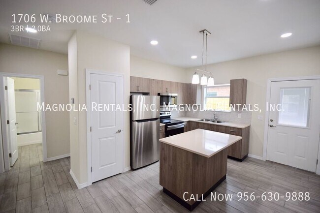 Photo - 1st Month Free with 13 Month Lease Unidad 1