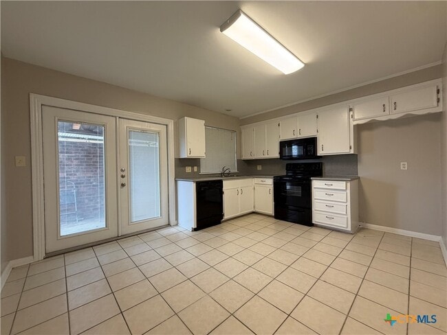 Photo - 111 Lancelot St