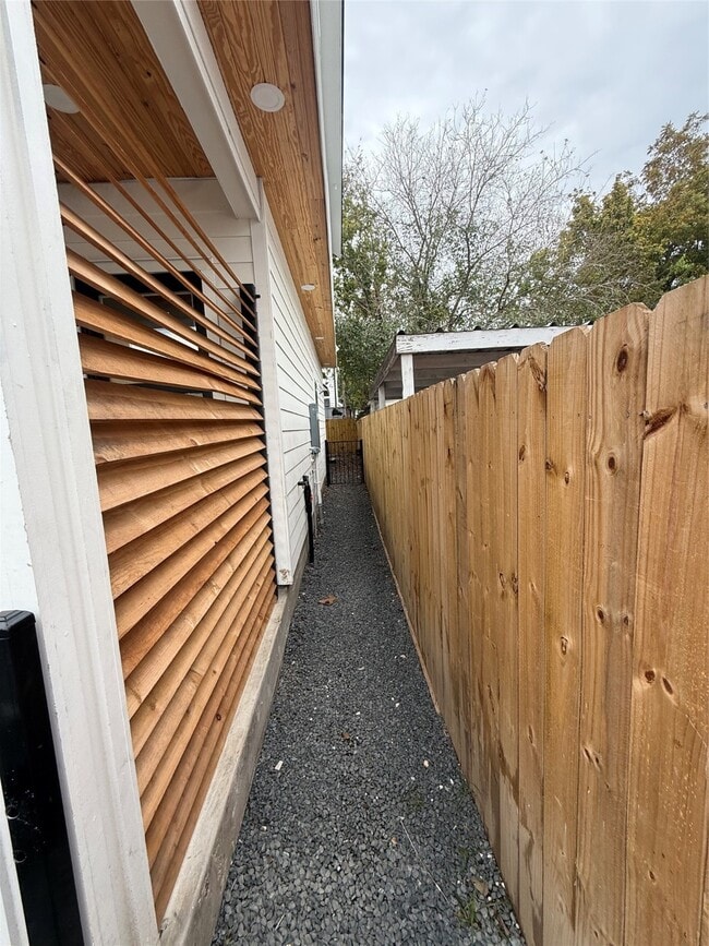 Photo - 1815 McKee St