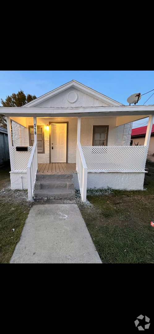 Building Photo - Cozy Plant City Bungalow Rental