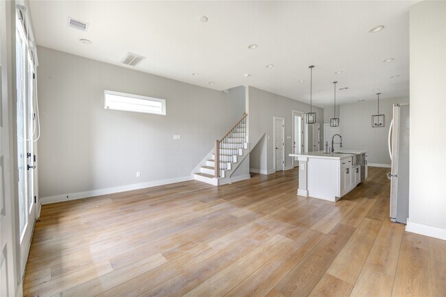 Photo - 4220 McKinley St