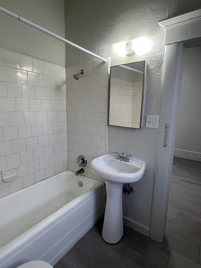 Photo - 330-332 Stewart Street Unit 330