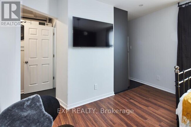 Photo - 331 Catherine St Unit C