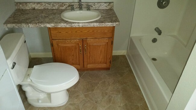 Photo - 211 10th Ave N