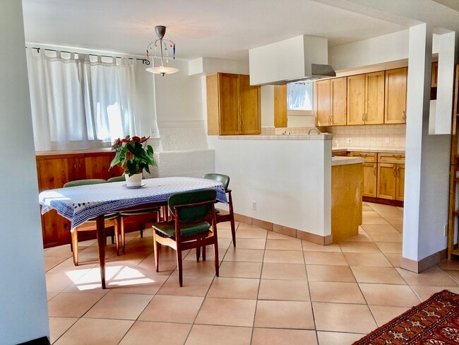 Building Photo - 2421 2nd St Unit B