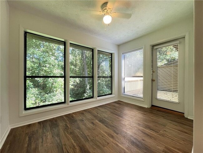 Photo - 1006 Dunbar Dr