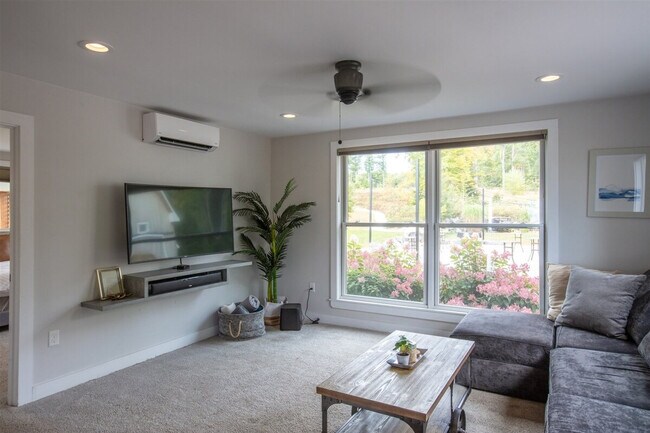 Photo - 13 Autumn Ln Unit ID1255677P