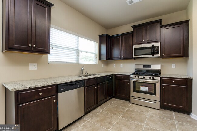 Photo - 106 Bradford Ct