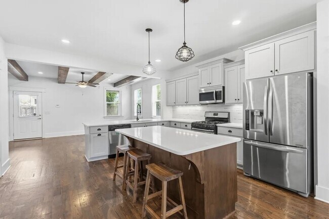 1814 16th Ave N