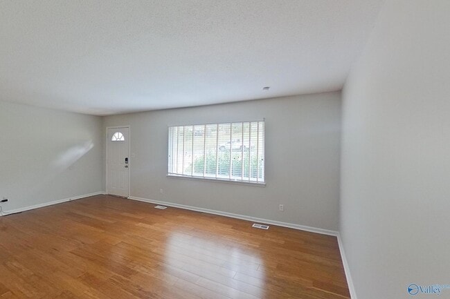 Photo - 5169 Beacon Dr