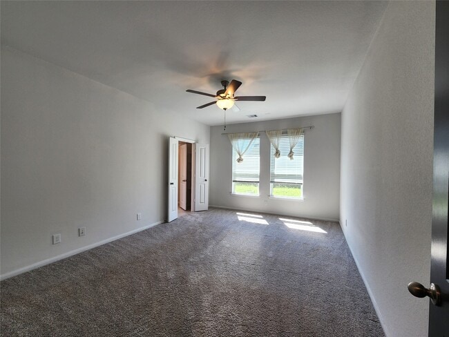 Building Photo - 411 Alaska Cedar Dr