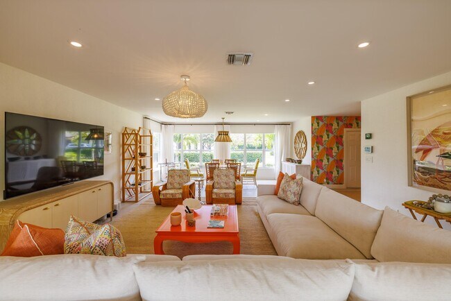 Photo - 225 Russlyn Dr