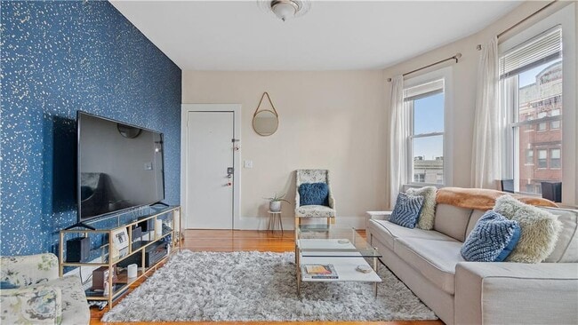 Building Photo - 260 Atwells Ave Unit 3