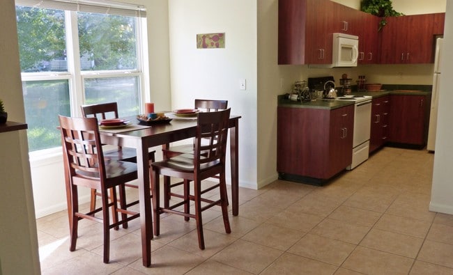 Meadowbrook Apartments