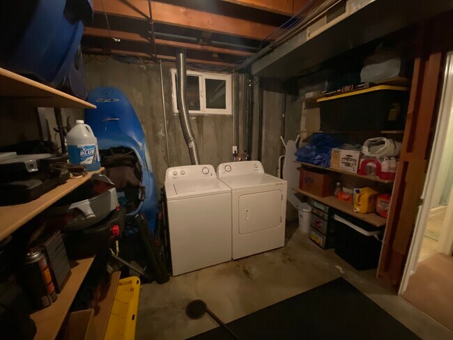 laundry - 502 Gladiola St Townhome