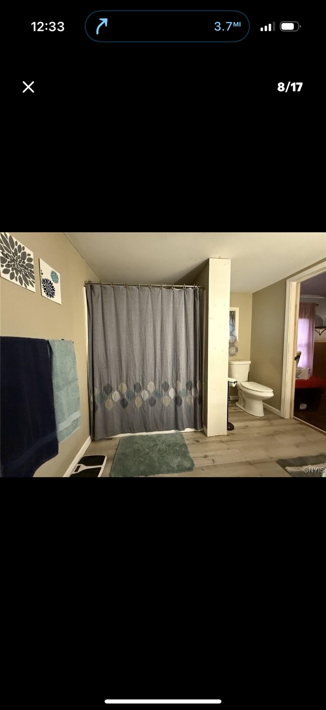 Bathroom - 5009 Hopkins Rd