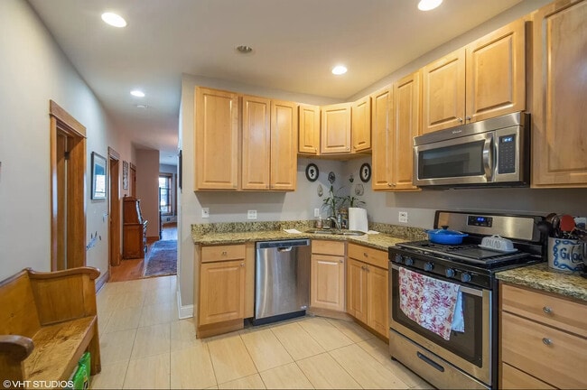 Photo - 2509 W Diversey Ave Apartments Unit 2