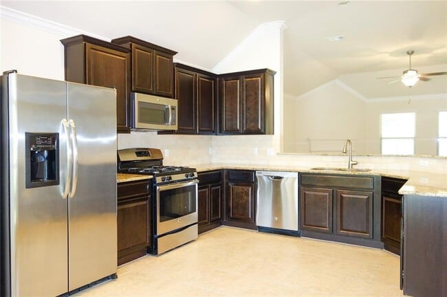 Photo - 3745 Bainbridge St