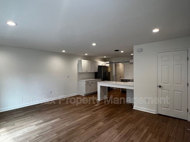 Building Photo - 1309 Hudson Ave Unit E17 Rental