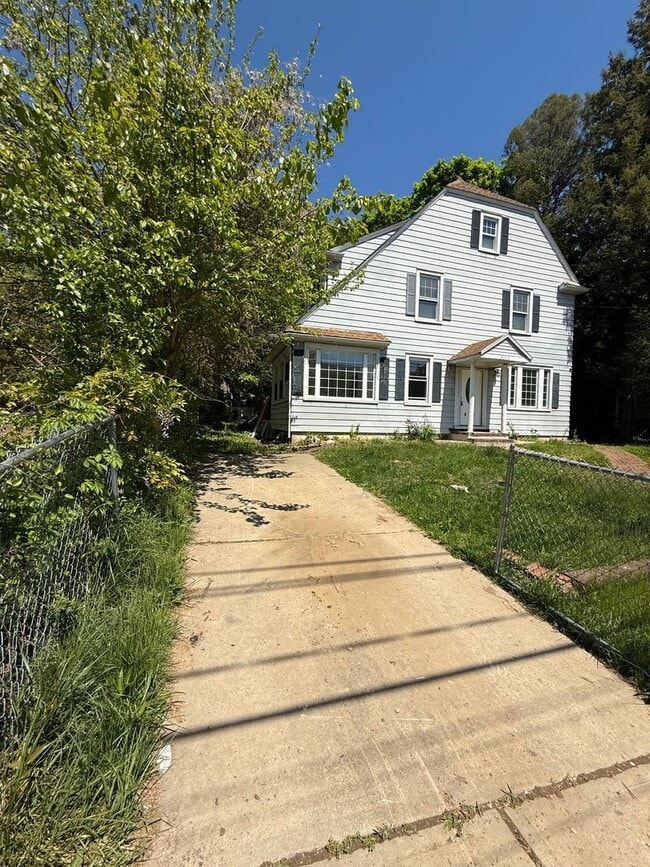 Photo - 450 Rutherford Ave