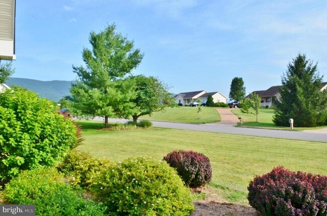 Photo - 9902 Woodbine Way