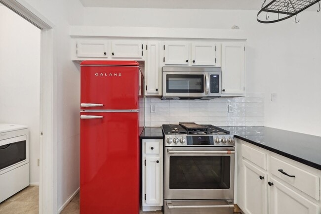 Building Photo - 6501 Brush Country Rd