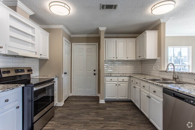4 BR, 4 BA - 1640 SF