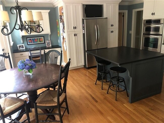 Photo - 2823 Ridge Valley Rd NW