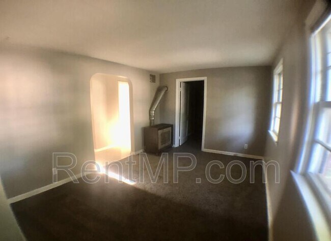 Photo - 1011 S Lansing St